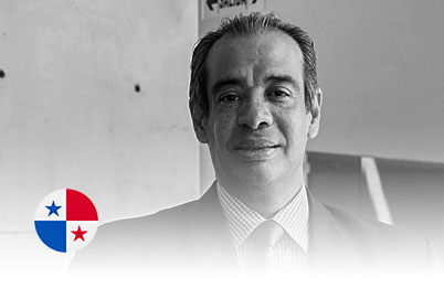 José E. Reyes GonzálesMáster Certificate en Program Management por la Universidad George Washington. Ingenierocivil por la Universidad Santa Maria La Antigua, Panamá. Miembro de IPMA; Director adjuntodel Programa LACC de IPMA Director de LATNET. Cuenta con la certificación internacionalcomo Auditor Líder ISO9001 :2000 y la Certificación Internacional PMP de PMI e IPMA NIVEL C.Especialista en Planificación Estrategia y Sistemas de Gestión en la Calidad y Administración deProyectos. Presidente de la Asociación Panameña de Gestión de Proyectos (APGP).